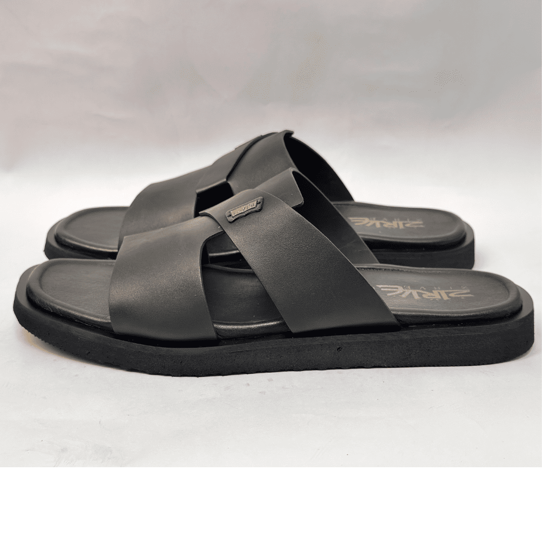 ক্লাসিক ব্ল্যাক-স্ট্র্যাপ স্লাইড স্যান্ডেল - Image 2