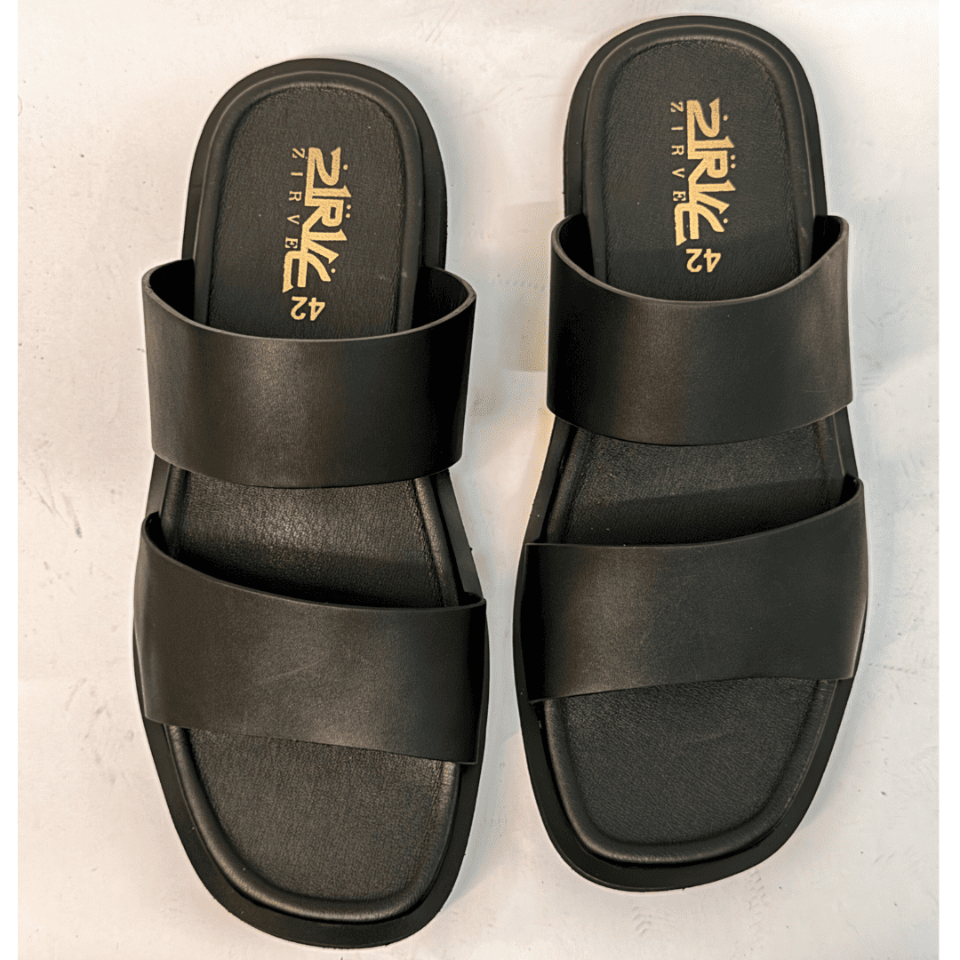 ক্লাসিক ব্ল্যাক ডাবল-স্ট্র্যাপ স্লাইড স্যান্ডেল - Image 2