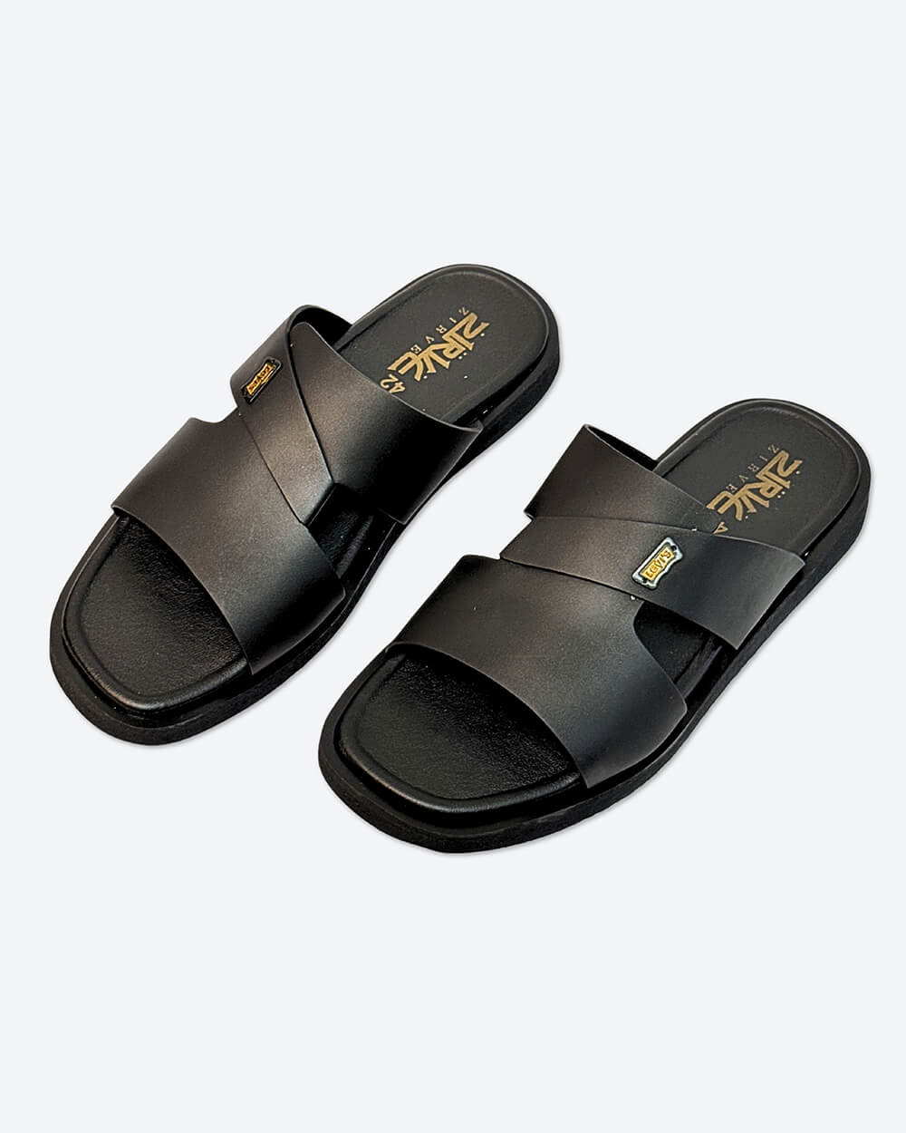 ক্লাসিক ব্ল্যাক-স্ট্র্যাপ স্লাইড স্যান্ডেল